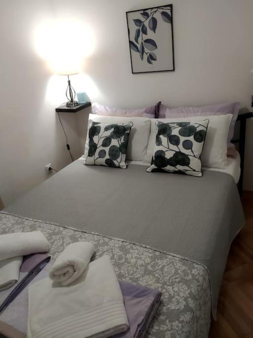 Alex Apartment Zemun Buitenkant foto